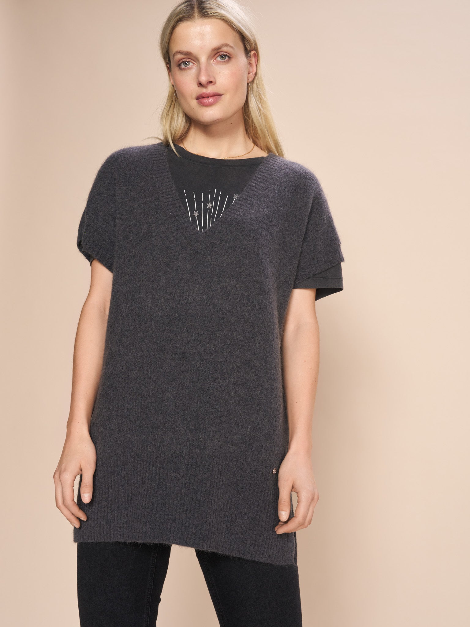 Modelshot / Magnet / Detail